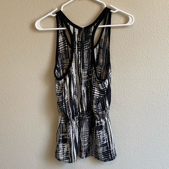 Black Poppy - Racerback Flowy Tank Top - Picture 2 of 5